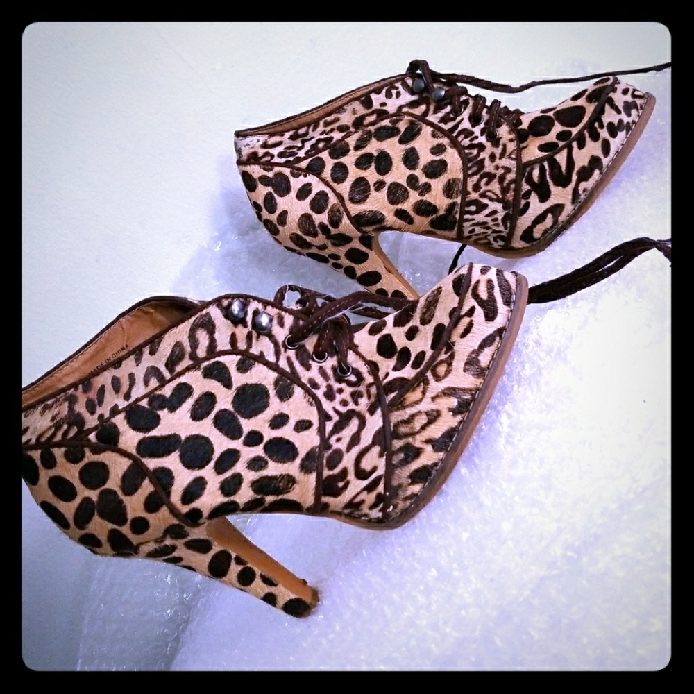 DEENA & OZZY size 8 calf boot